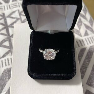 925 silver ring, great condition, size 8